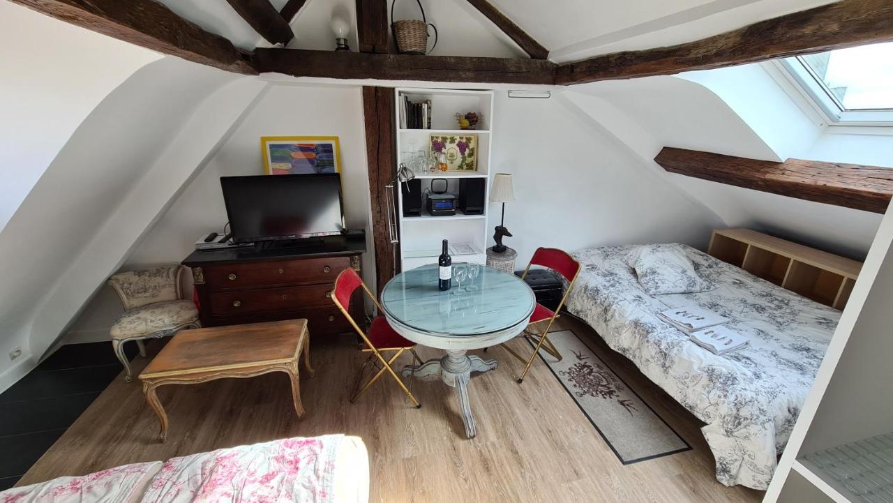 Appartement Coeur De Paris Avec Vue Sur Les Toits Εξωτερικό φωτογραφία