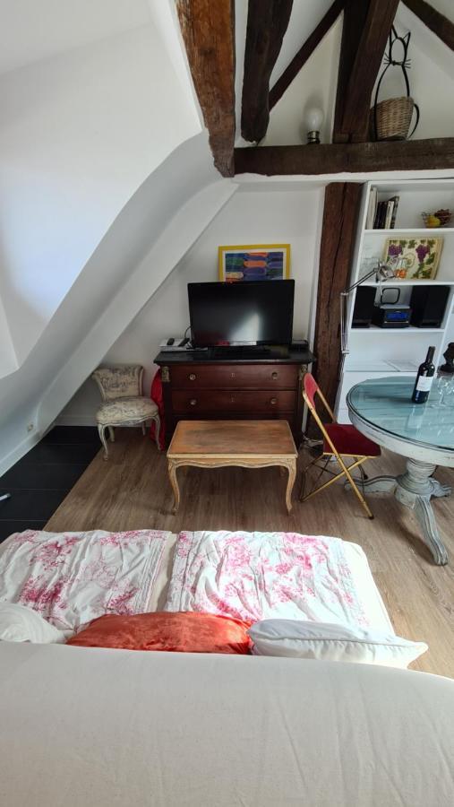 Appartement Coeur De Paris Avec Vue Sur Les Toits Εξωτερικό φωτογραφία