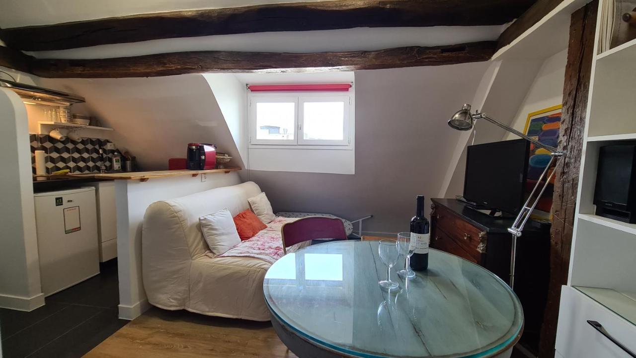 Appartement Coeur De Paris Avec Vue Sur Les Toits Εξωτερικό φωτογραφία